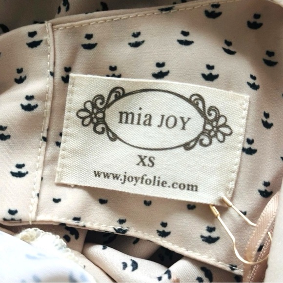 Joyfolie Cream Tiered Gown with Bishop Sleeves MSRP 265.00 Brand New - Picture 10 of 11